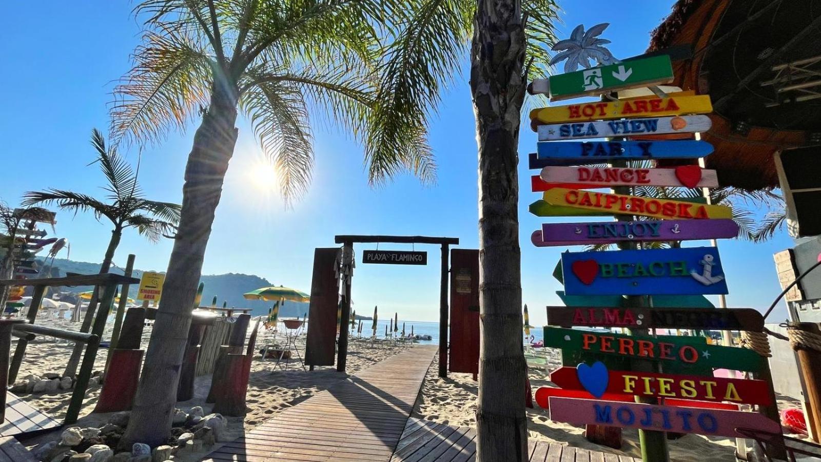 Flamingo Suites Marina di Camerota Exterior photo